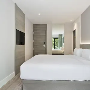 Niu 3*, Barcelona Spanien